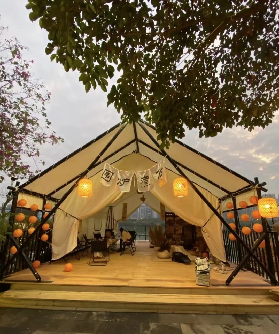 New Design Prefabricated House Waterproof Luxury Glamping Tent Hotel African Safari Lodge Tents