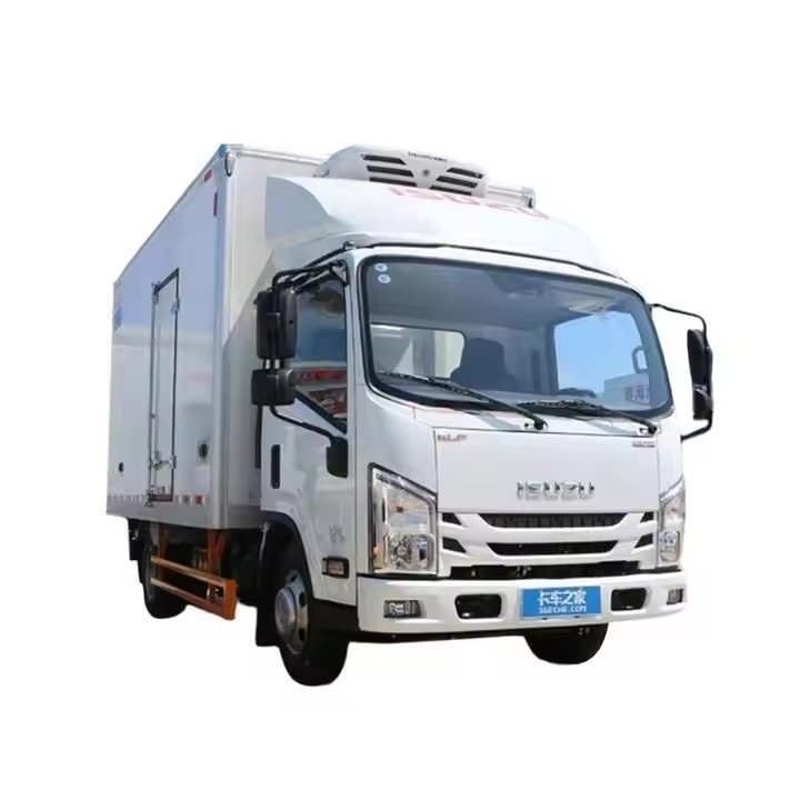 2024 Automatic Sandwich Panel Box Body Cnhtc Howo 300hp 4x2 Transport Vegetable Meat Flower Fish Freezer Refrigerator Van Truck