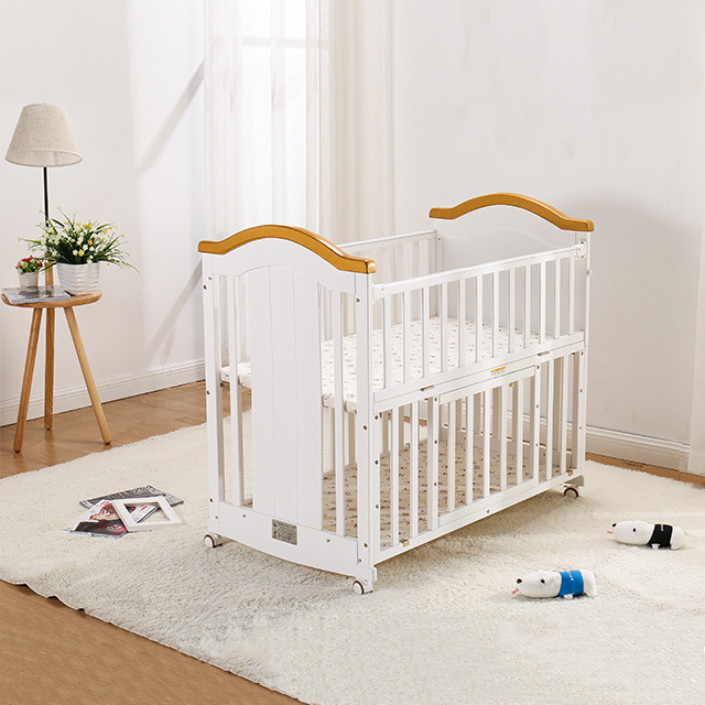 Hot Selling Classical Design Spring  Foldable Furniture Crib Baby Bed For Baby And Kids