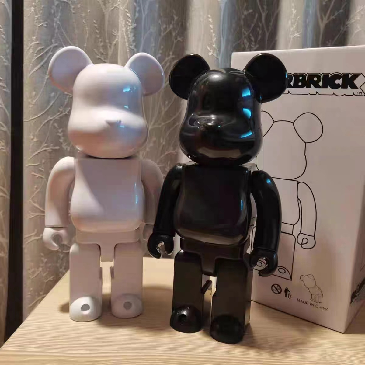 Factory Direct Sales Action Figure 28cm Kaw 70cm Kaw Large Ornament  Vinyl Bearbrick 1000% for Living Room