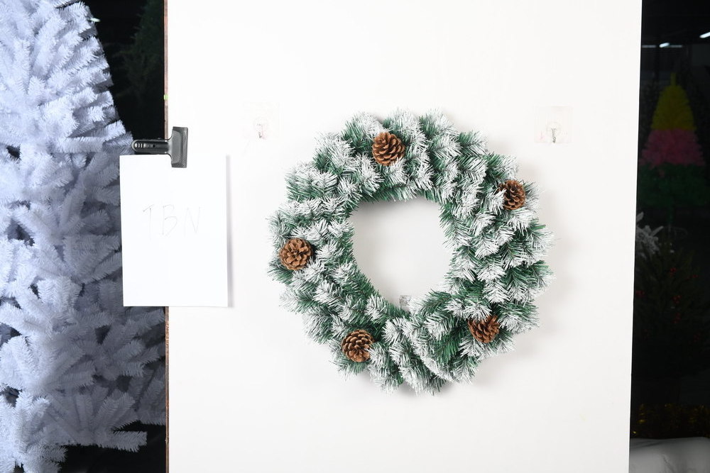 2022 Christmas Hot Sale White Tinsel Cedar Garland Christmas Decoration Wreath And Garland