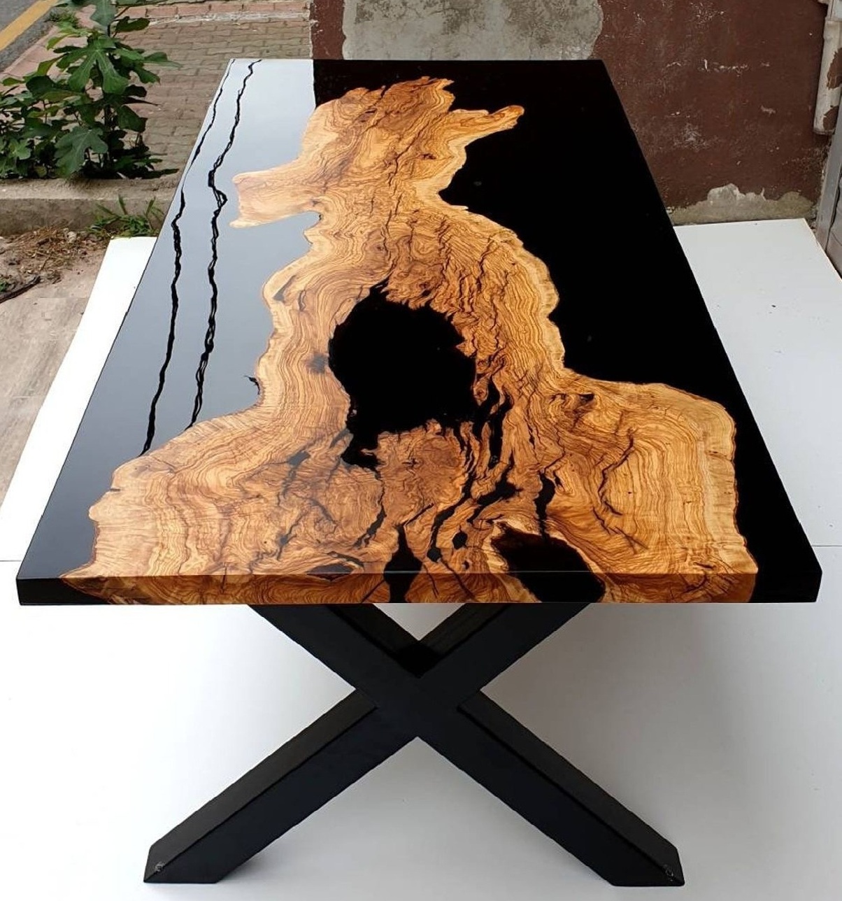 Luxury Wood Epoxy Resin Black Color epoxy resin dining table for Restaurant Kitchen Bar Office Furniture / Living room furniture