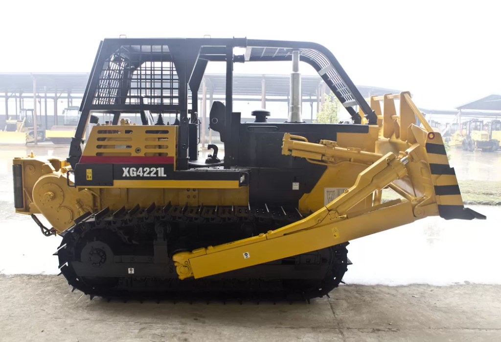 Chinese XG4221L forestry logging bulldozer with winch for muddy woodland