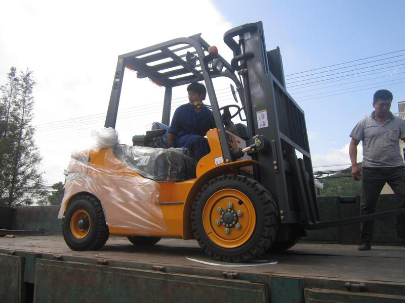 Popular Market 3ton Forklift Duplex Full Free Mast Diesel Forklift HH30Z-N3-D