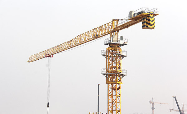 Flat head crane 18ton-2.5ton operating weight hot sale model XGT7528A-18S1 Tower crane