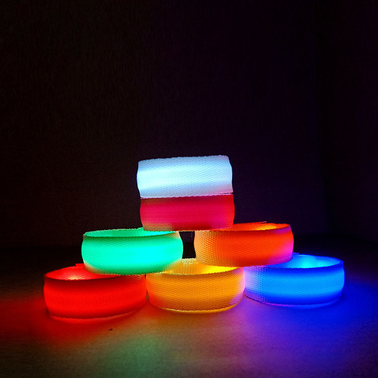 Party Supplies Runner Safety Lights Glow in Dark Wrist Band Nylon LED Bracelet for Running