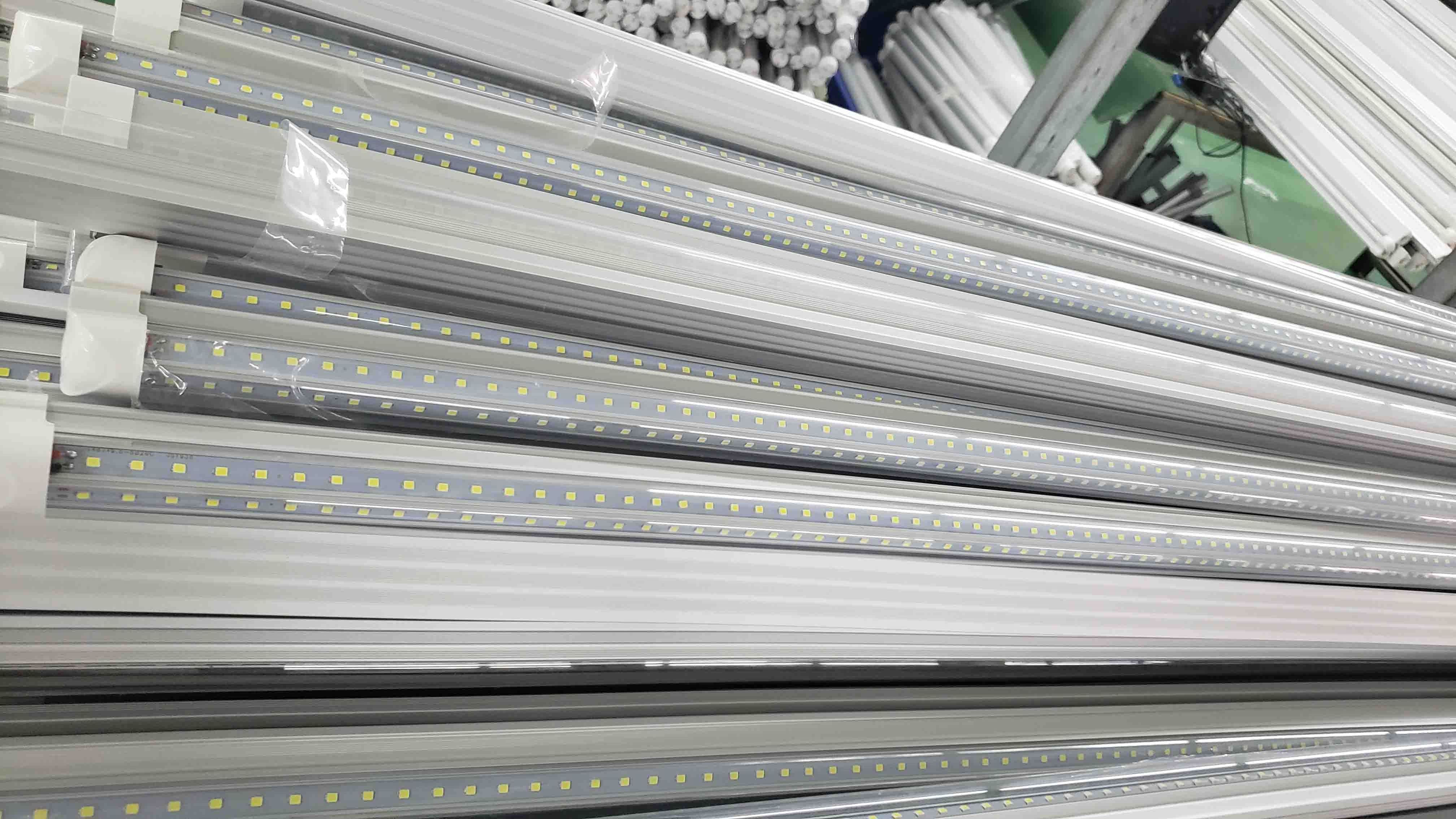 High quality 28W 36W 42W 65W 4 5 6 8 feet Aluminum V shape 2 lines 4 5 6 8 ft T8 G13 led tube with fixture