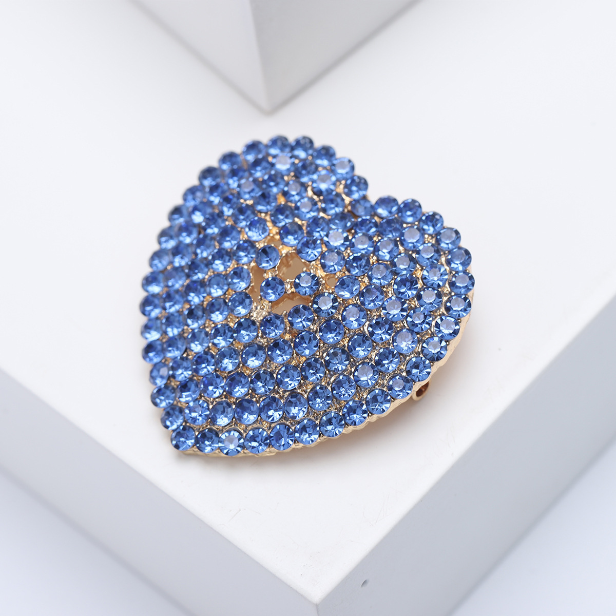 Hot Sale Fashion Women Girls Jewelry Gift Brooch Alloy Gold Plated Blue Red Crystal Rhinestone Heart Shape Brooch Pins