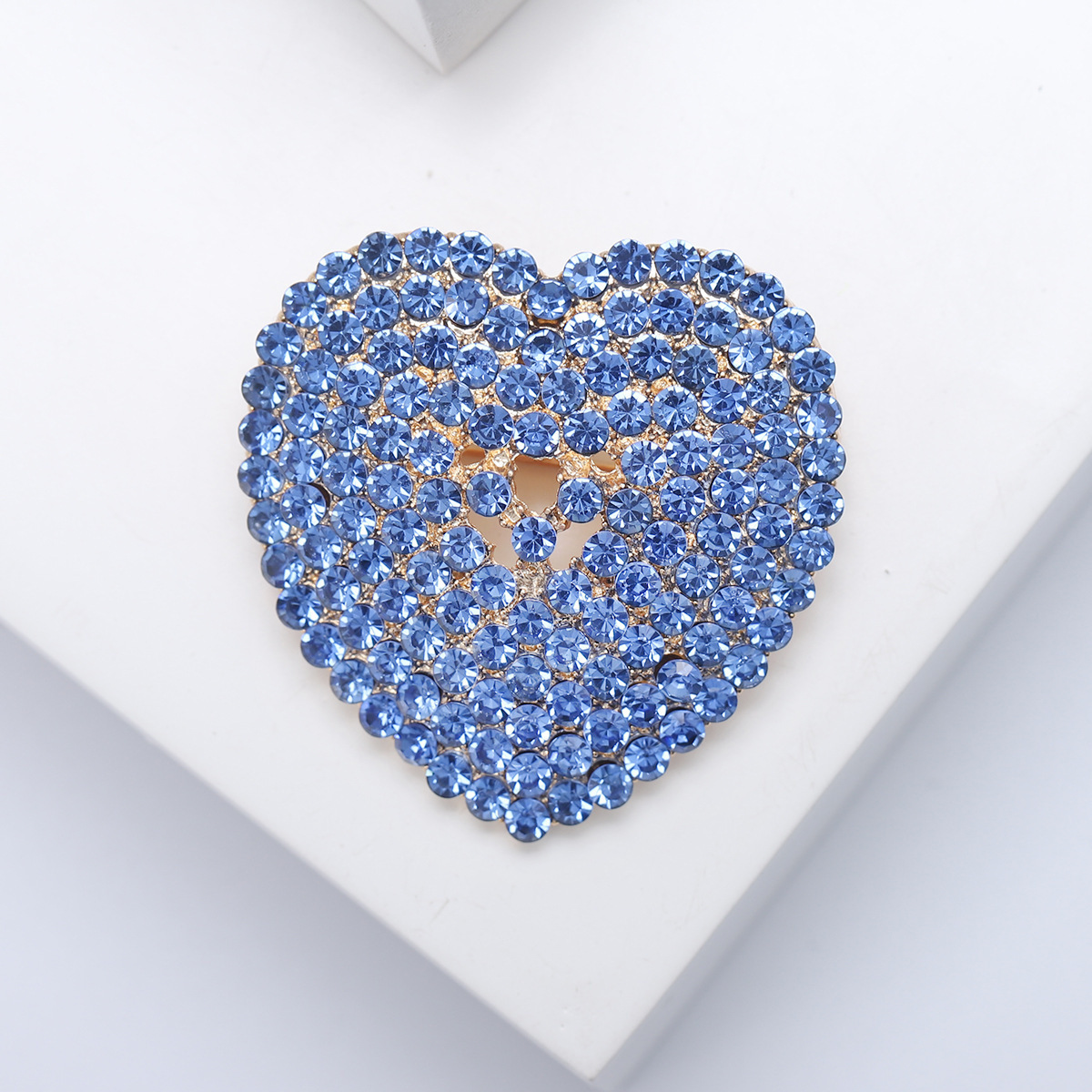 Hot Sale Fashion Women Girls Jewelry Gift Brooch Alloy Gold Plated Blue Red Crystal Rhinestone Heart Shape Brooch Pins