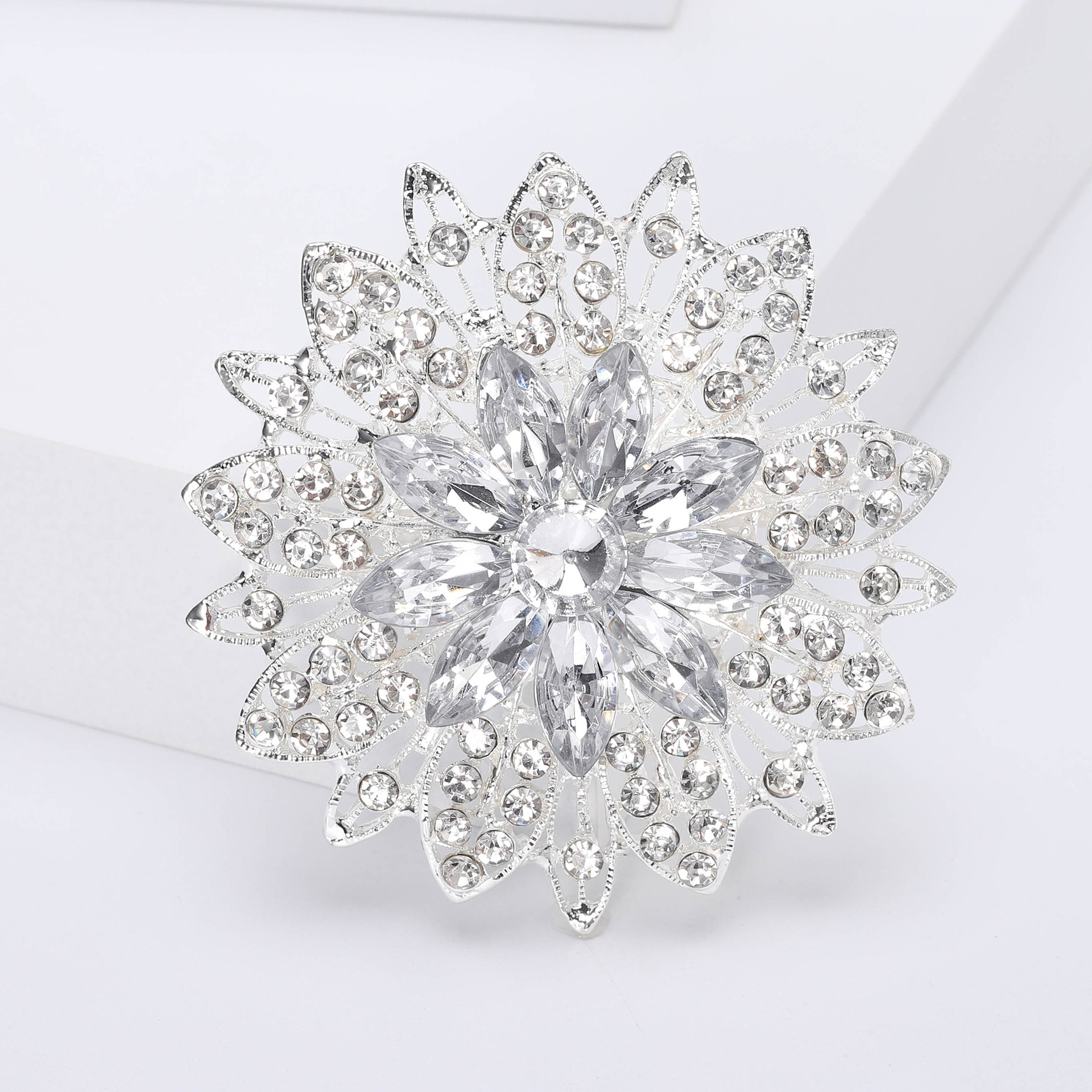 Luxury Women Jewelry Brooch Gifts Bridal Dress Wedding Large Brooch Pins Metal Alloy Full Rhinestone Flower Brooch Pin