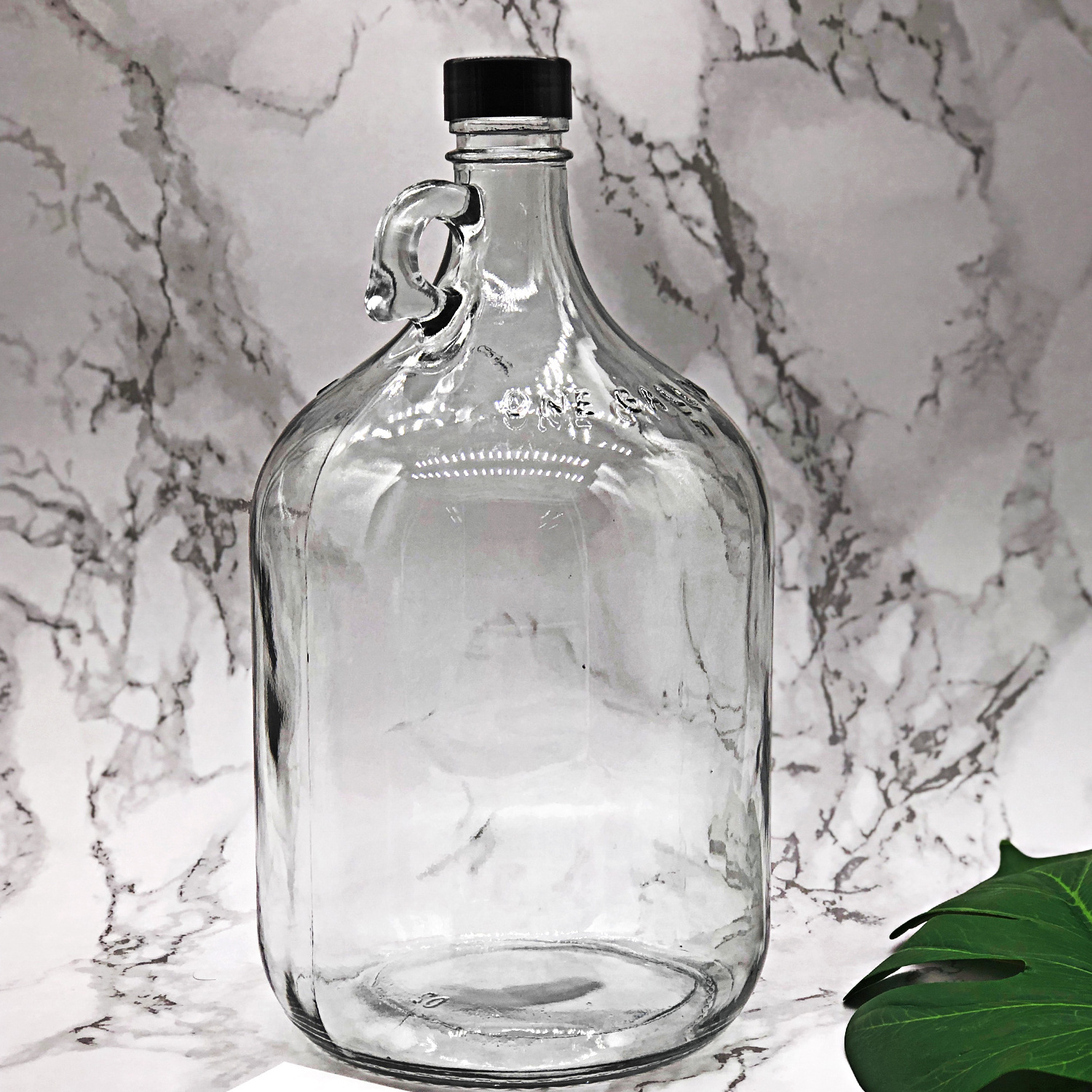 1 gallon clear glass jug with finger handle for ciders, juices, home brews, chemicals