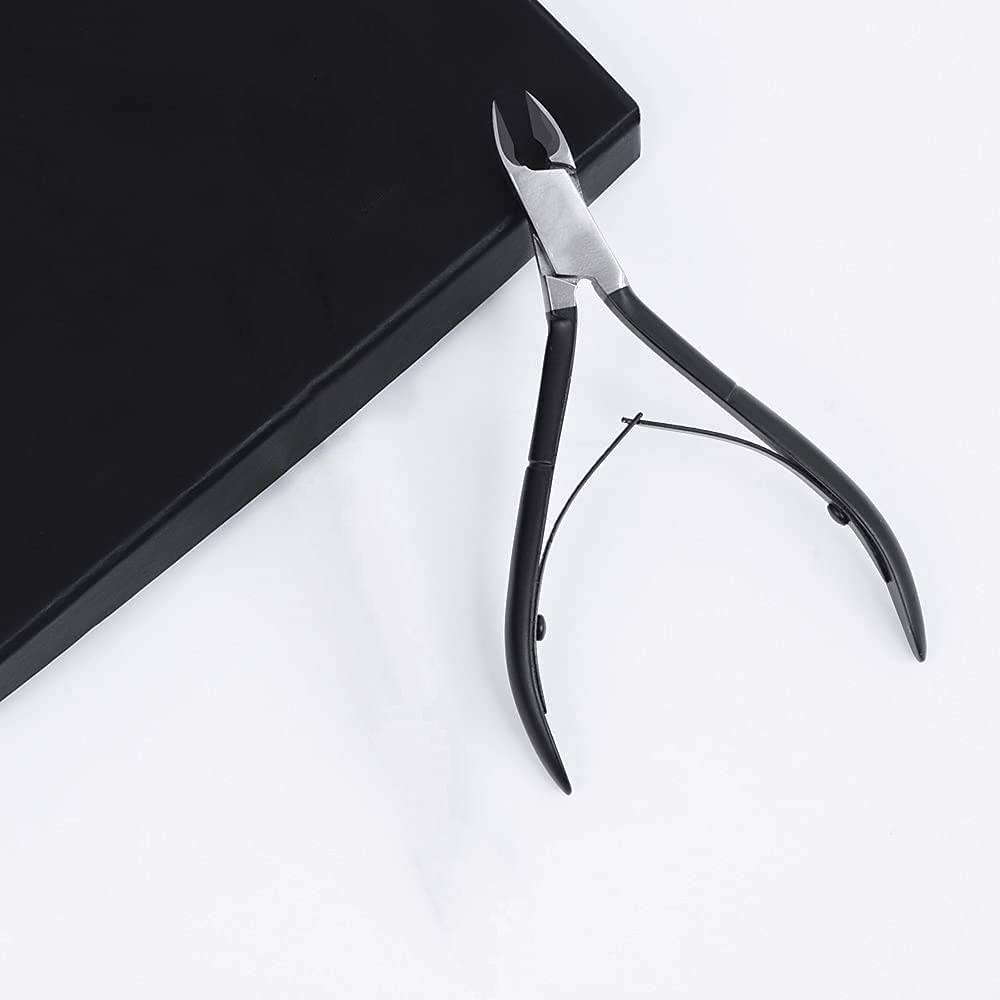 Hot Selling Sharp Pointed Tip Nail Cuticle Nipper Black Color Handle Double Spring Nail Nipper For Salon From Pakistan