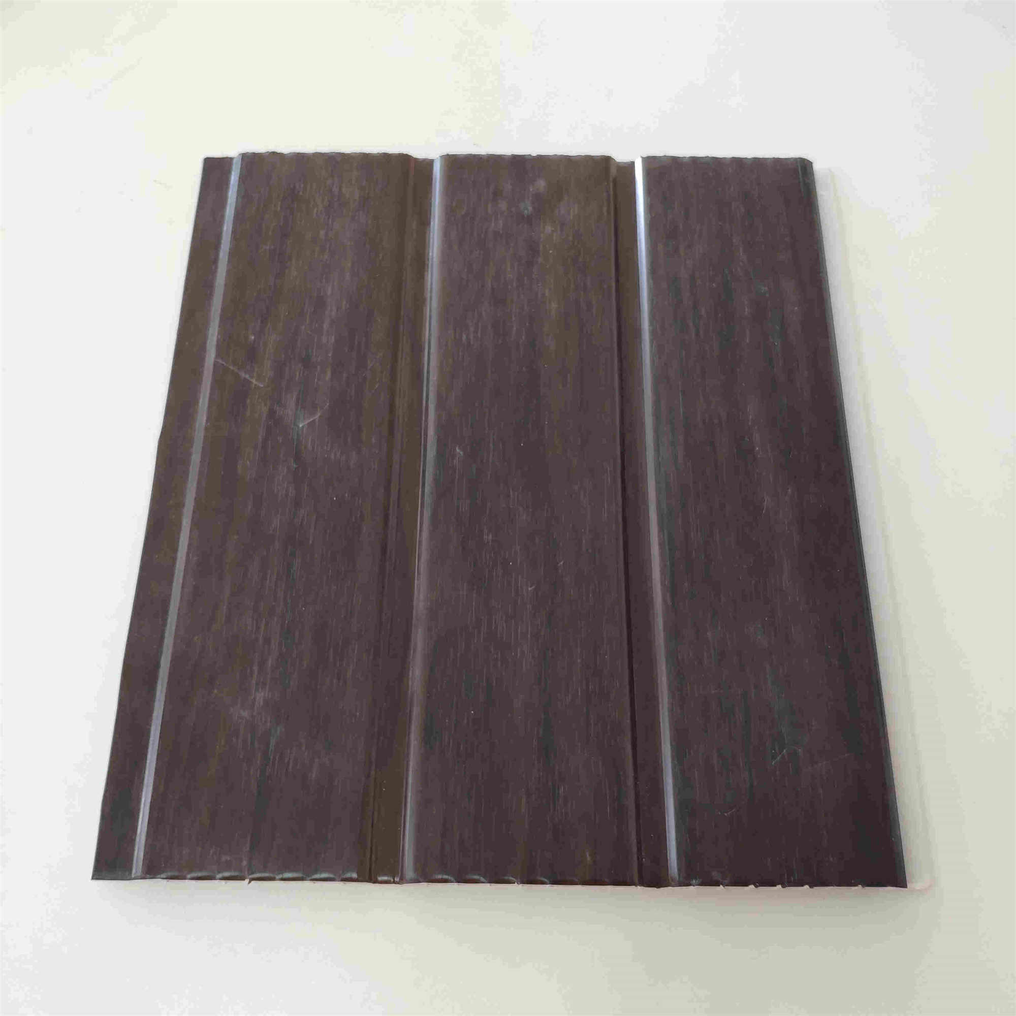 2.6KG Three Groove Laminate Wood Grain PVC Wall Paneling China Waterproof PVC Ceiling Design