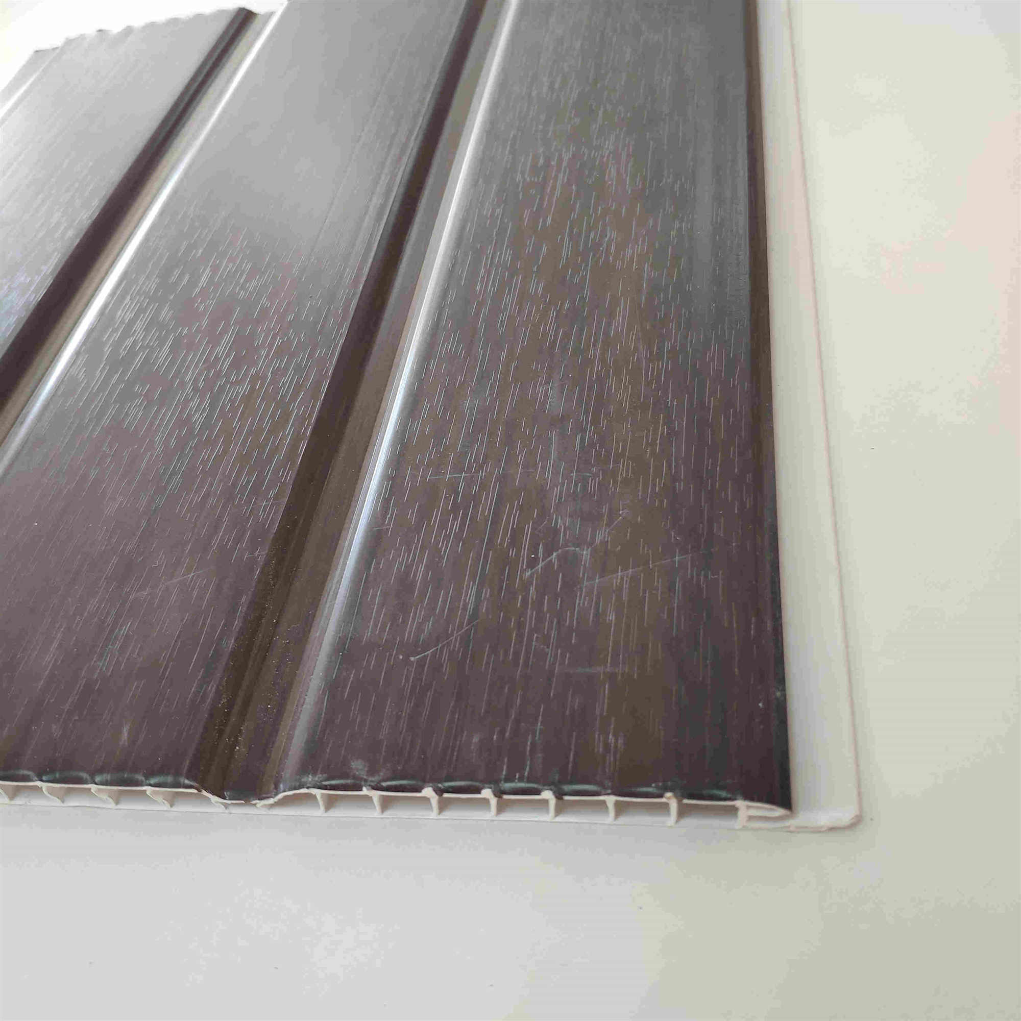 2.6KG Three Groove Laminate Wood Grain PVC Wall Paneling China Waterproof PVC Ceiling Design