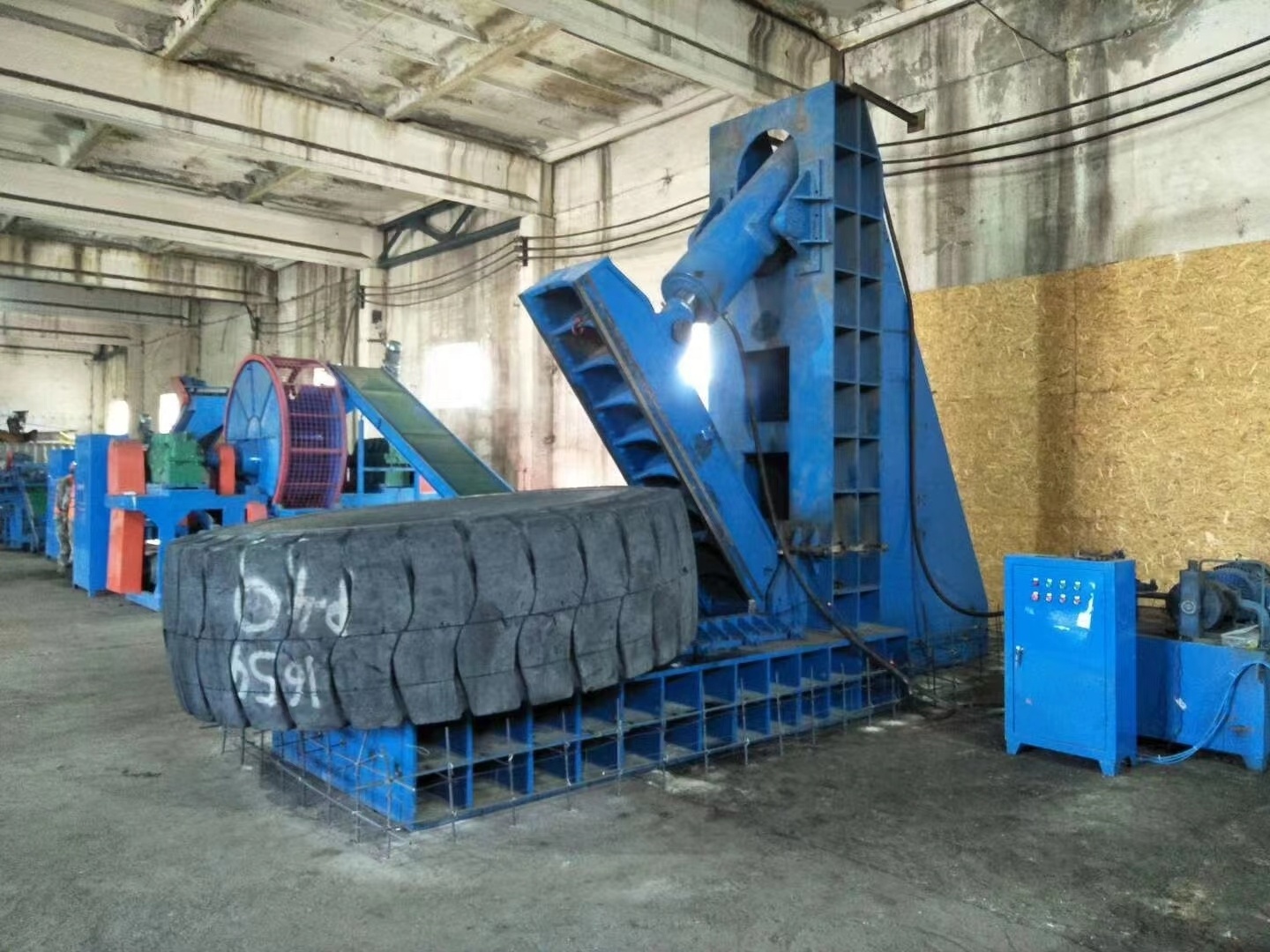 Tire Recycling Line / tire shredder /High Margin Profitable Products Used Cars Tires Recycling Machines For Sale