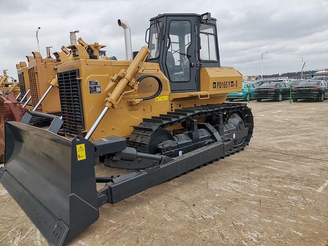 Crawler Bulldozer 160hp PD165Y-2 with Winch for Hauling Wood