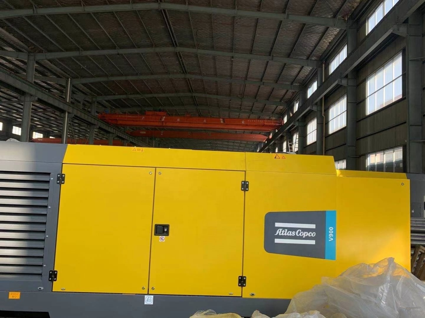 Chinese famous brand  Atlas Copco V900 air compressor used widely for sale