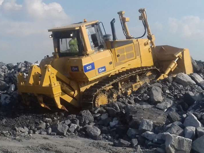 Chinese Brand New 220HP Bulldozer SEM822D with SU Blade and three shrank ripper on sale