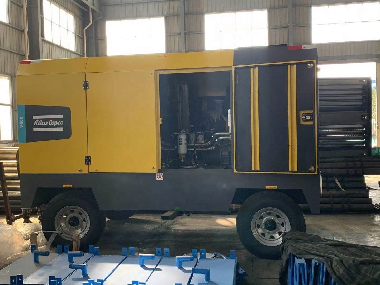 Atlas Copco Air-Compressor V900 compressor  skid v900 air used widely for sale