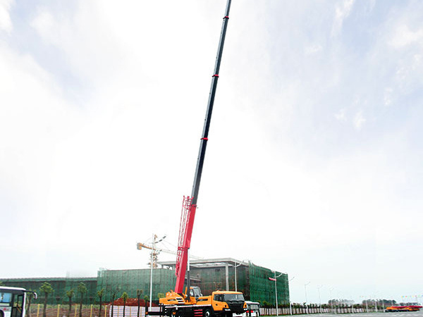 Popular Model 25 Tons Hydraulic Crane Machine 48.5m Mobile Crane Truck Crane STC250C4 With Energy Saving System