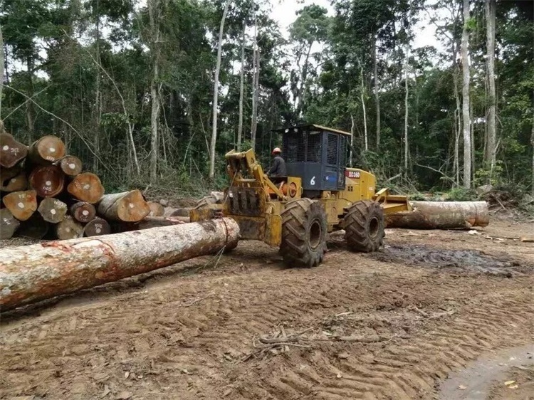 Cruking Wood skidder XC360 with hydraulic wheel used for collection and transfer of diversified timbers