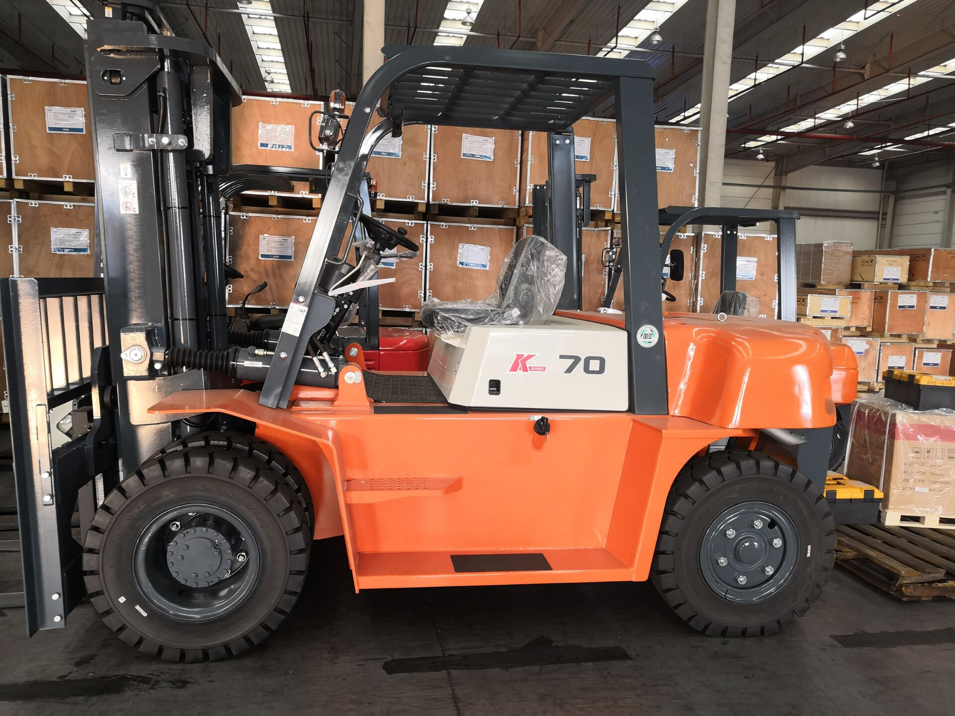 Heli Forklift Prices with Forklift Spare Parts Forklift Solid Tire CPCD70