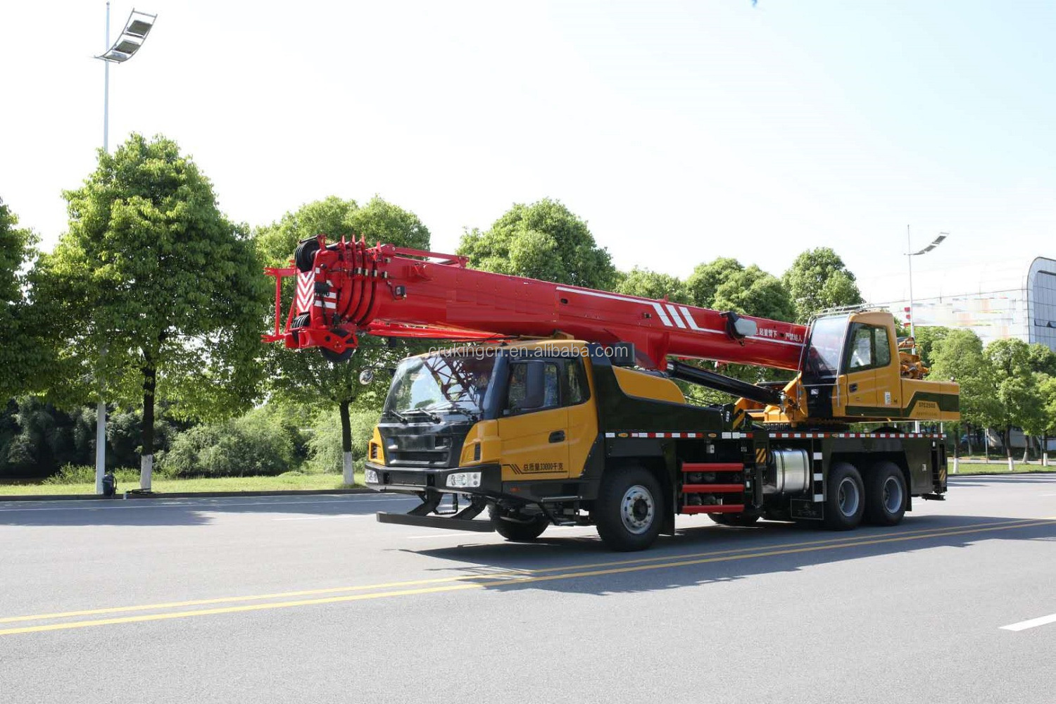 Lifting Equipment Truck Crane 25 Ton With 43.5 Meter Telescopic Boom STC250