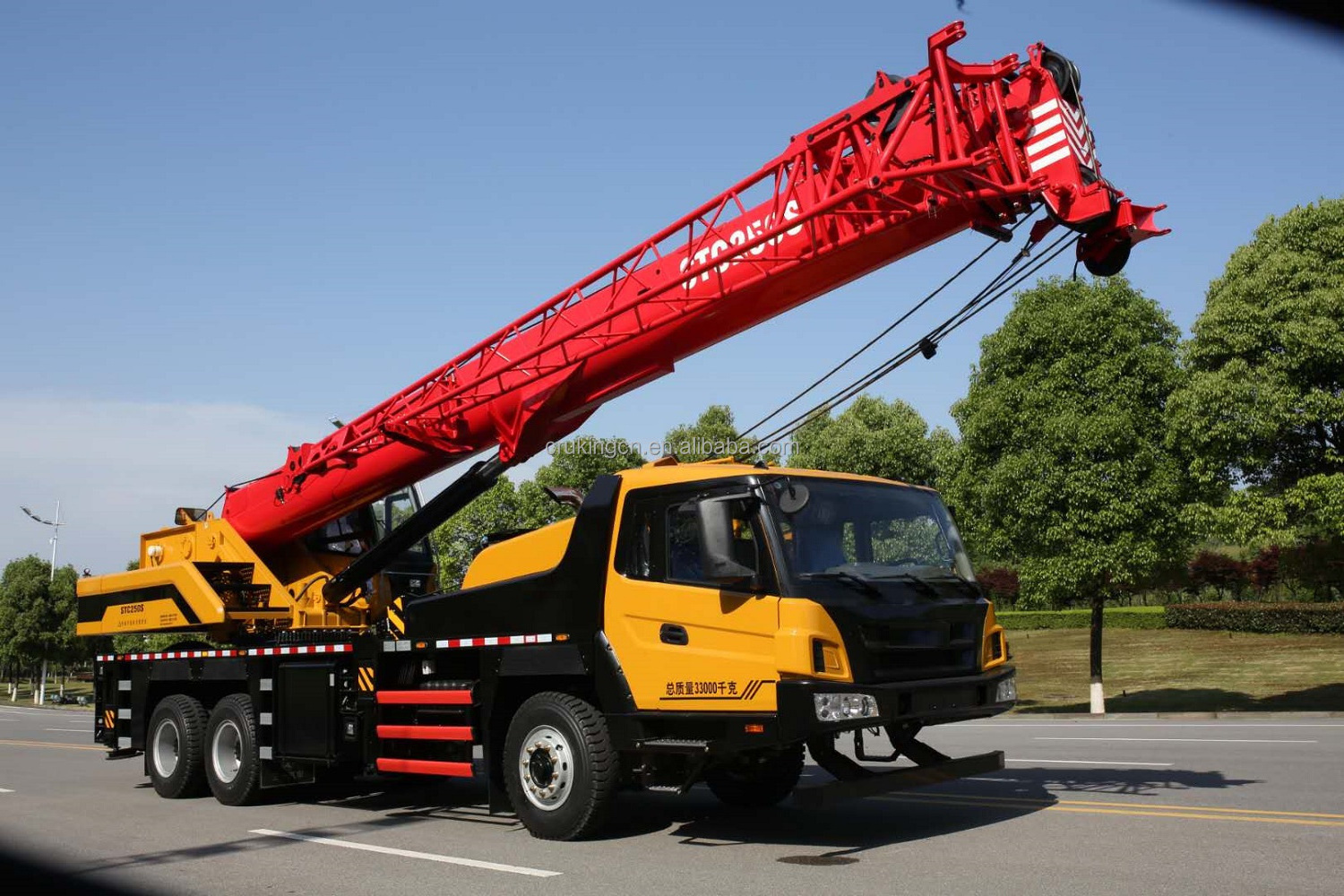 Lifting Equipment Truck Crane 25 Ton With 43.5 Meter Telescopic Boom STC250