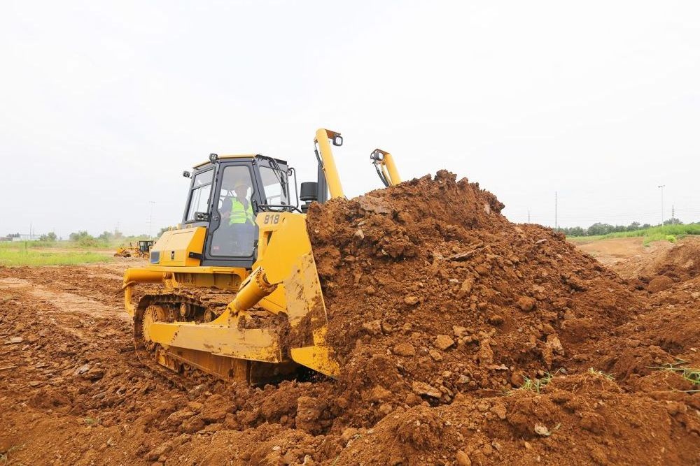 200HP High Work Efficiency Bulldozer 818F Crawler Bulldozer for Sale