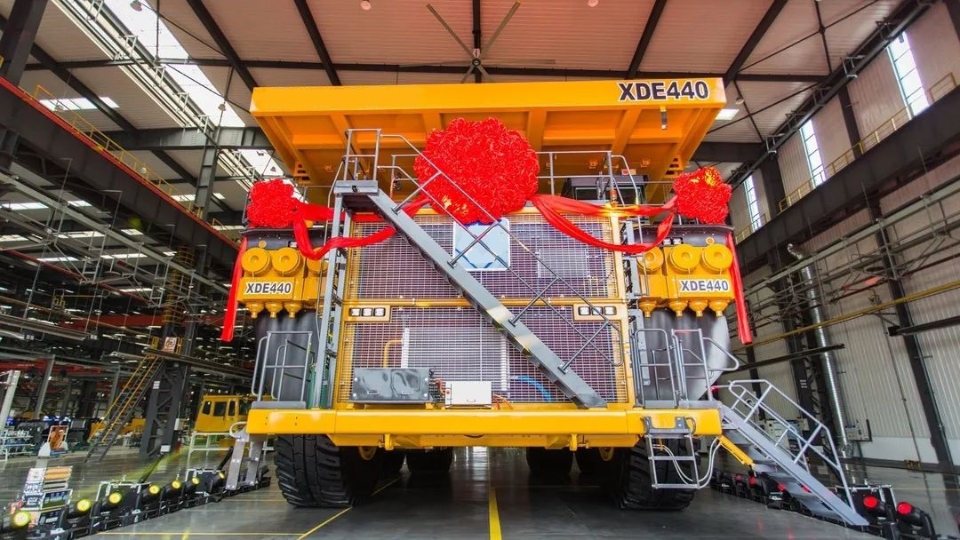 Top Brand New 400 Ton Large Double-axle Rigid Minecart Mining Dump Truck XDE440 for Sale