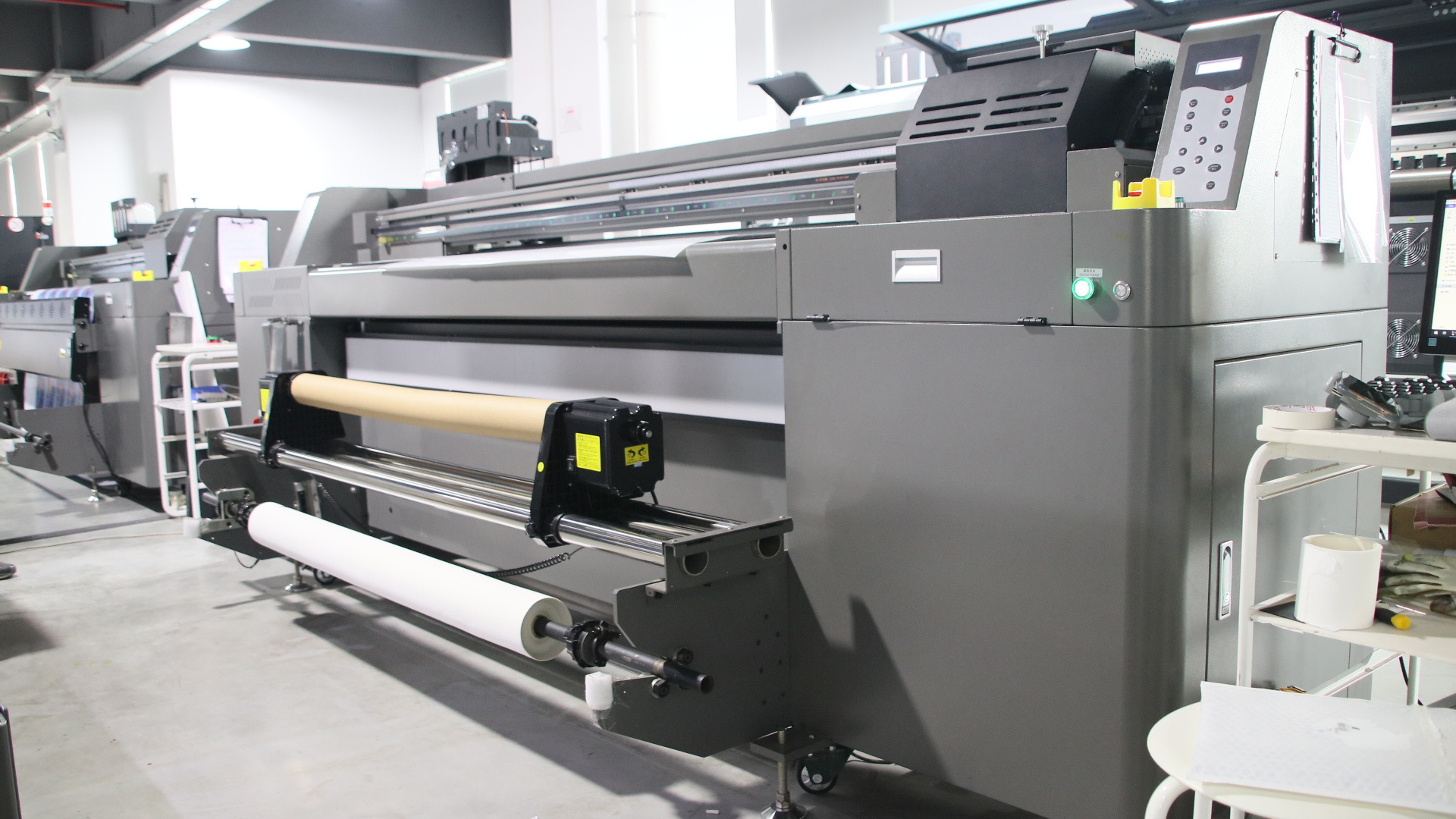 6ft Width Leather Glass Ceramic Carpet Printing Machine I3200 Printhead Varnish UV Hybrid Printer