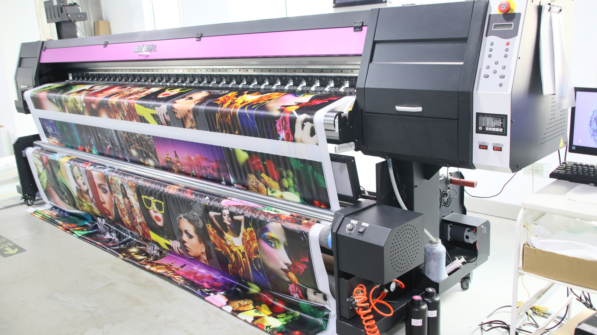 I3200 Uv Roll-to-Roll Printer 1.8m 3.2m Large Format Printing Size Indoor Outdoor Advertising Inkjet Printer NEW