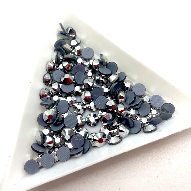 Factory direct wholesale 70000 pcs bulk packing german glue SS10 silver hematite crystal labrador hot fix rhinestone for shoes