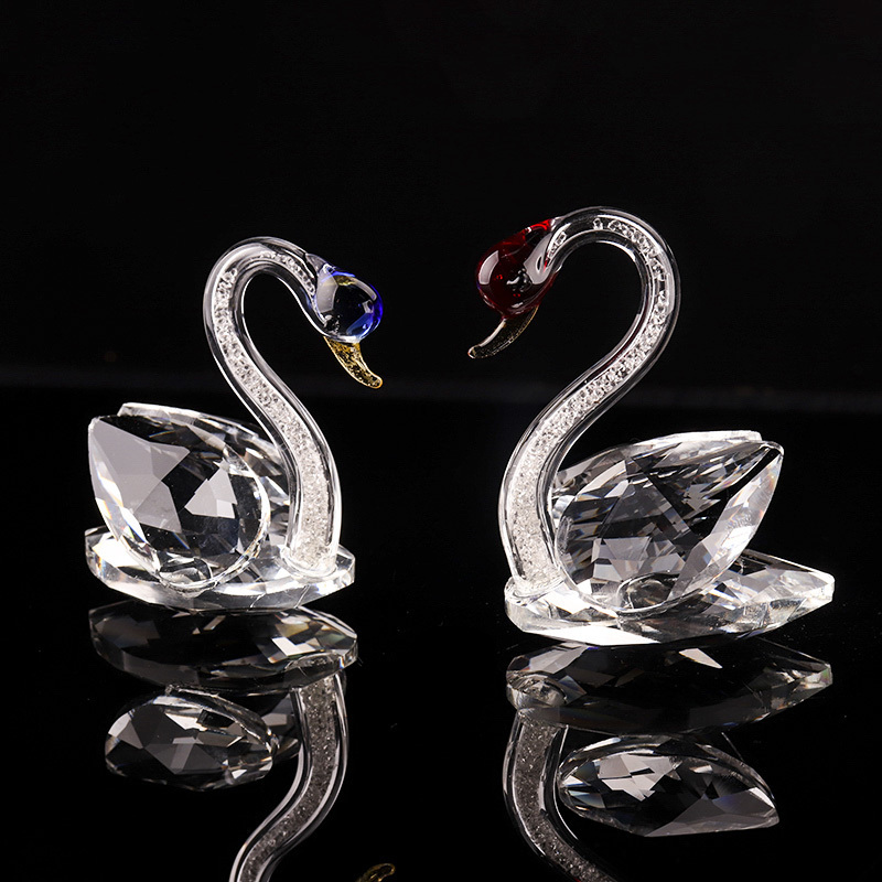 The latest hot-selling creative fashion good quality K9 crystal Swan shape for wedding decoration souvenirs gifts