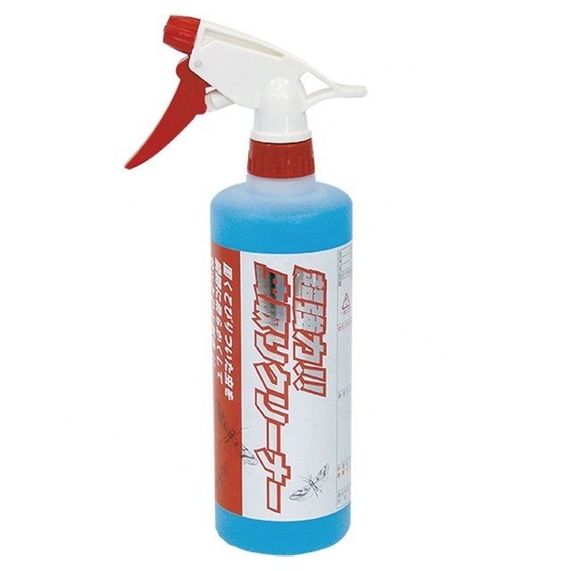 Bugs and Tar remover detergent cleaner in spray for cars