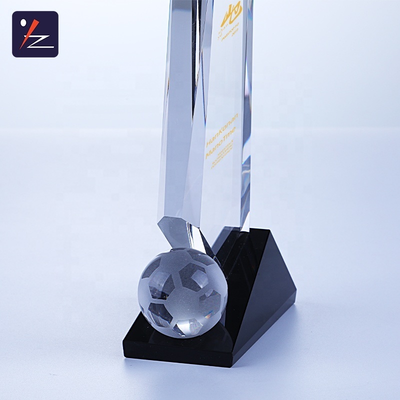 Factory directly custom crystal glass award 3D trophy cristal plaques  with  football