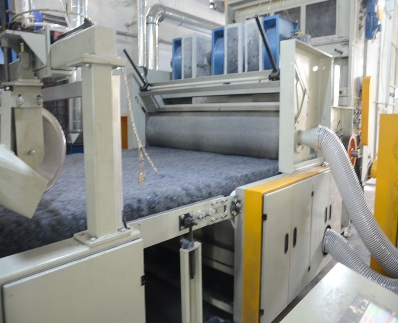 Thermal bonded recycled felt making machine