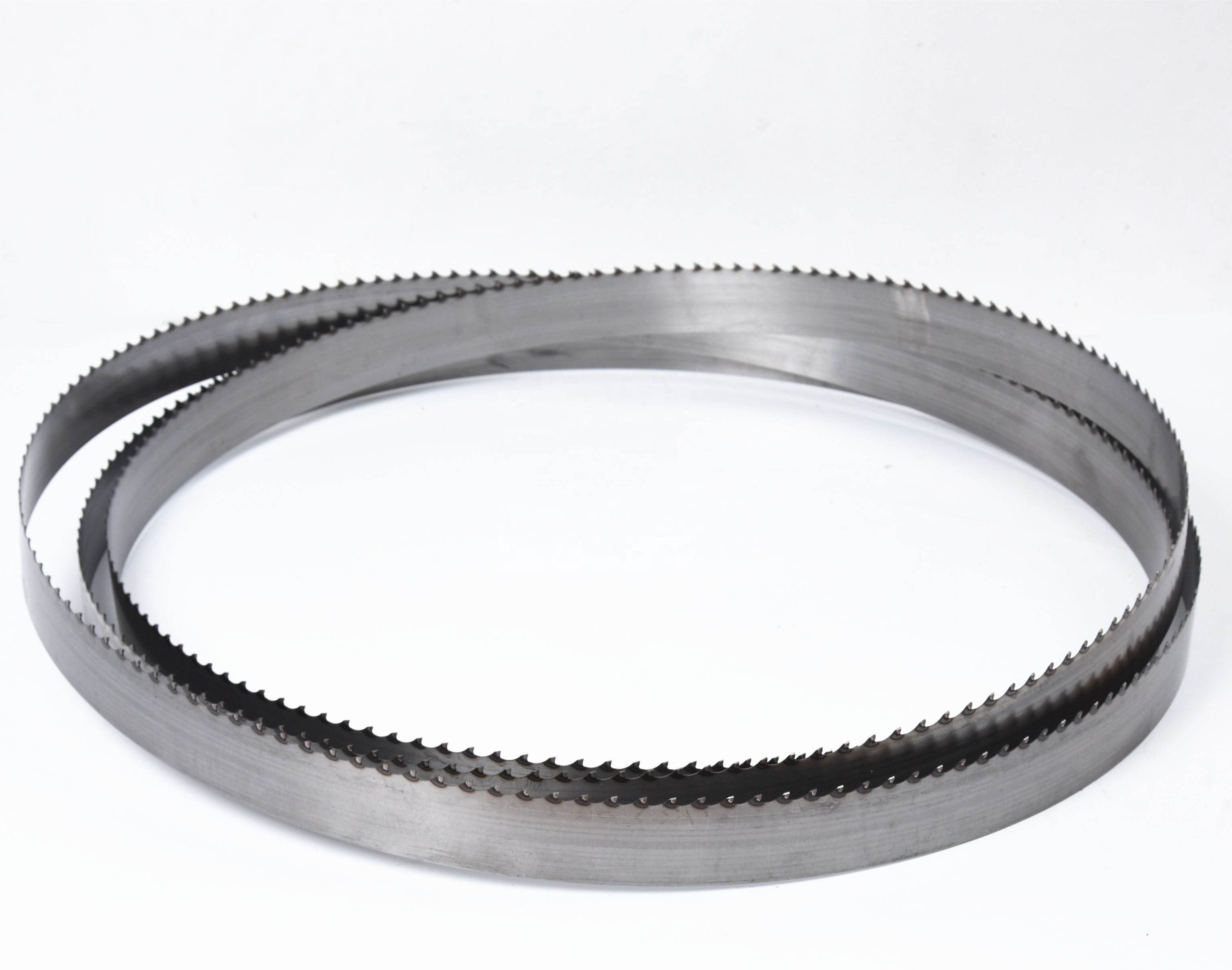 Tungsten steel carbide band saw blade cutting wood with closed loop