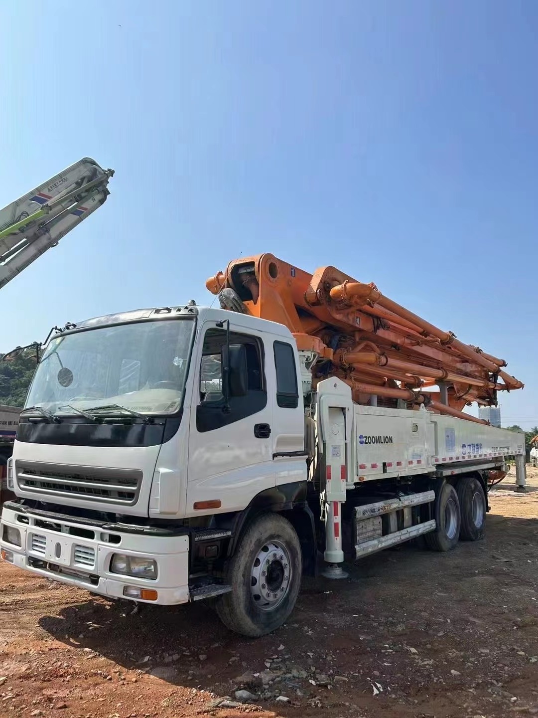 2013 Used Zoomlion 47M Concrete Mixer Truck Isuzu  Chassis Used Concrete Pump Truck For Sale