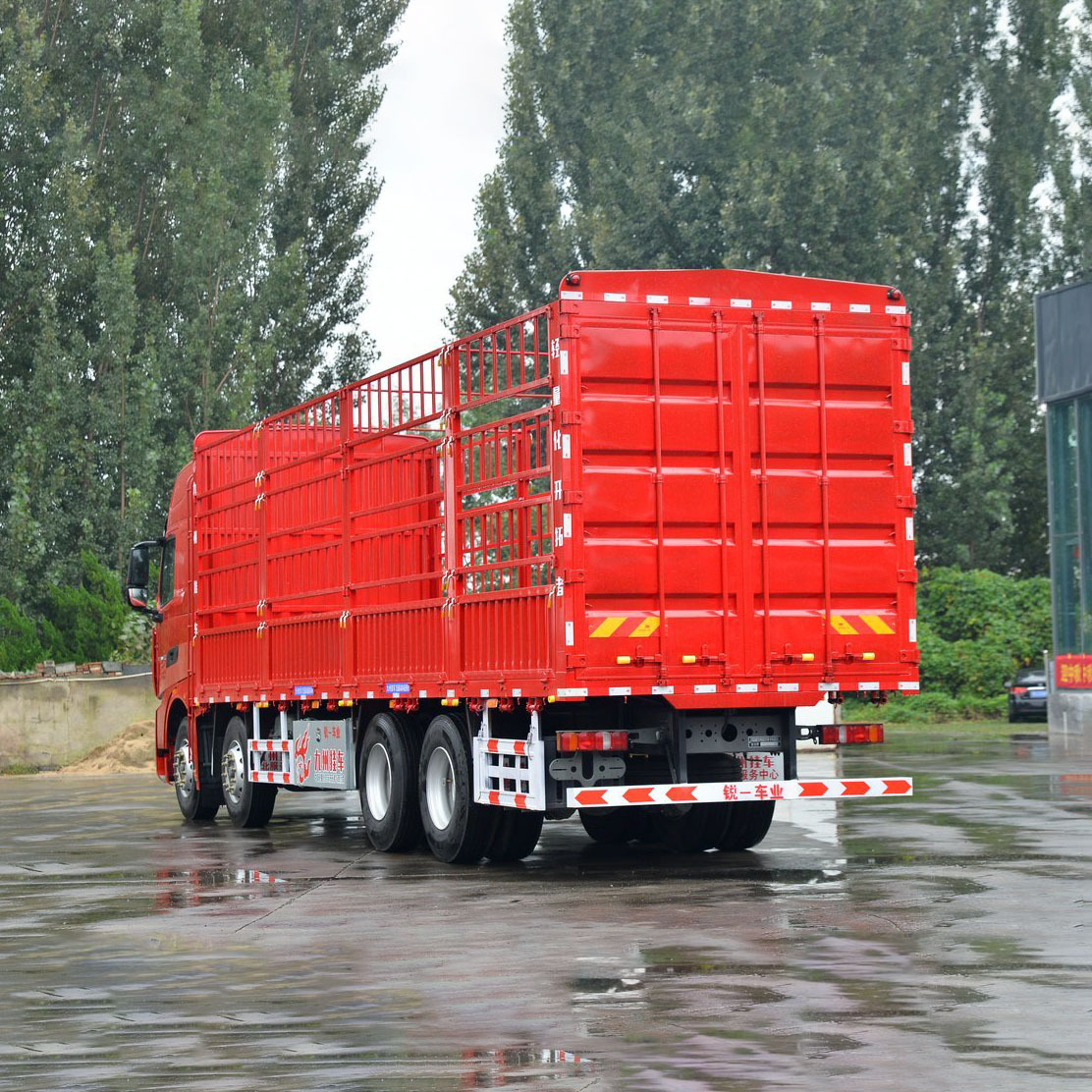 Factory Price Cargo Trucks 30tons 6X4 8X4 Howo Trucks High Fence  Cargo