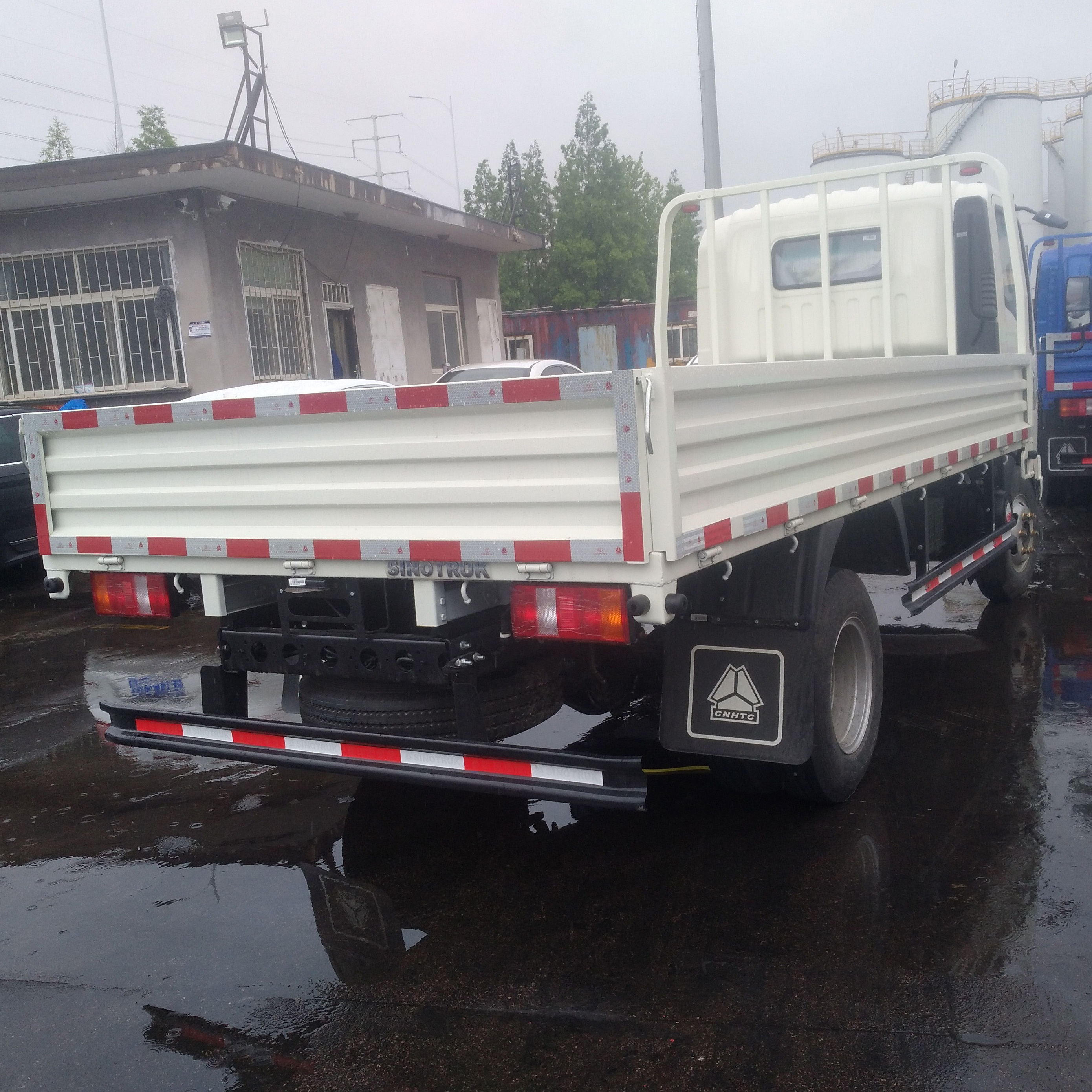 Sinotruck Howo 4X2 5 Tons Cargo Small Light Truck For Sale