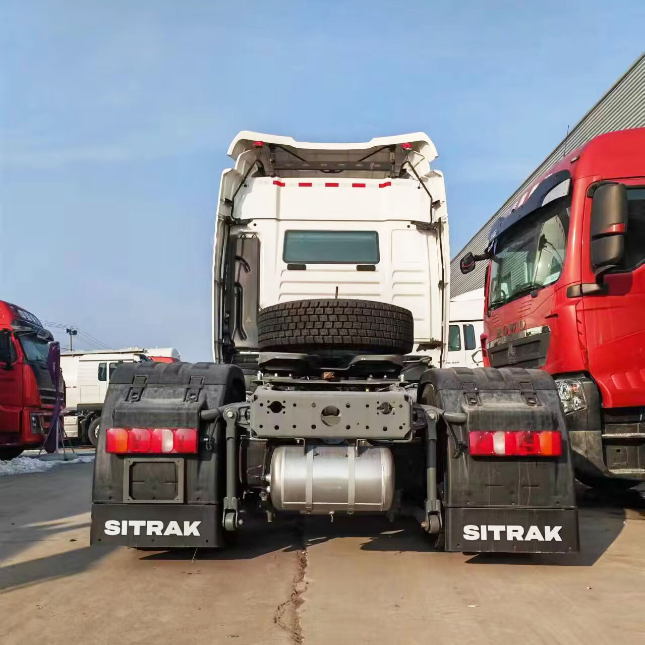 Sinotruk Sitrak Cng C7H New 60 Ton 6X4 380Hp Tractor Truck For Sale