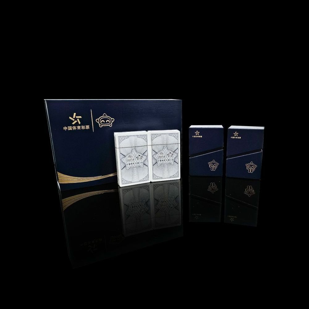 Free Sample Custom Design Your Logo Paper Printed 2 Deck Playing Cards Bulk Large Print Poker Size Linen Finishing Surface