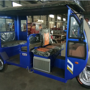 Motor Tricycle Pedicab Bajaj Auto Rickshaw for Passenger with Durable Quality