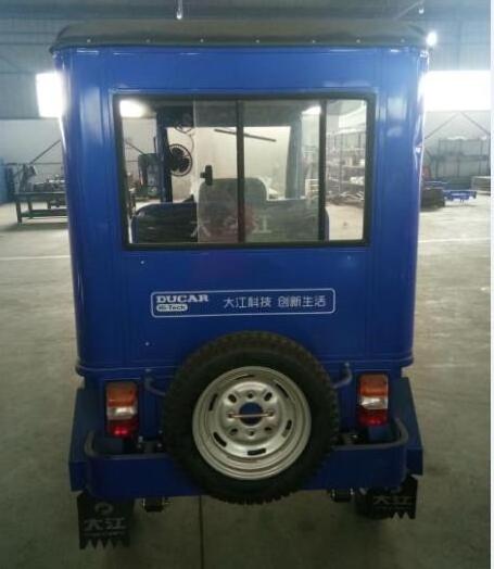 Motor Tricycle Pedicab Bajaj Auto Rickshaw for Passenger with Durable Quality