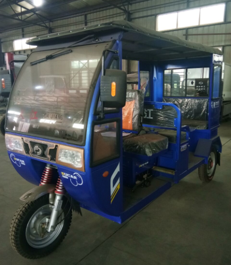 Motor Tricycle Pedicab Bajaj Auto Rickshaw for Passenger with Durable Quality