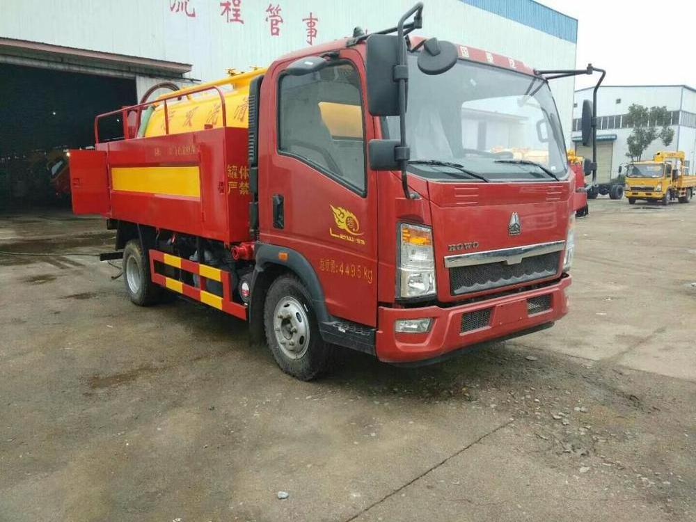 4x2 Fecal Suction Sewage Truck with ITALY Vacuum Pump small 6000L Sewel Jetting Water tank price