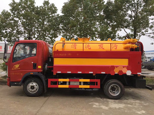 4x2 Fecal Suction Sewage Truck with ITALY Vacuum Pump small 6000L Sewel Jetting Water tank price