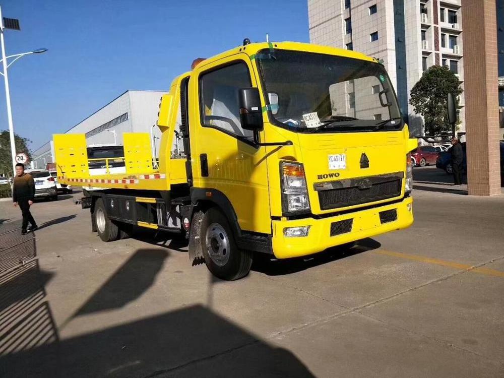 Sinotruk HOWO 4X2 Flatbed tilt tray wrecker truck 3 ton 5 tons tow truck for sale