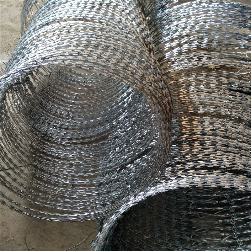 boundary wall BTO10 BTO22 BTO30 CBT60 CBT65 galvanized Razor blade barbed wire mesh fence cross concertina fencing